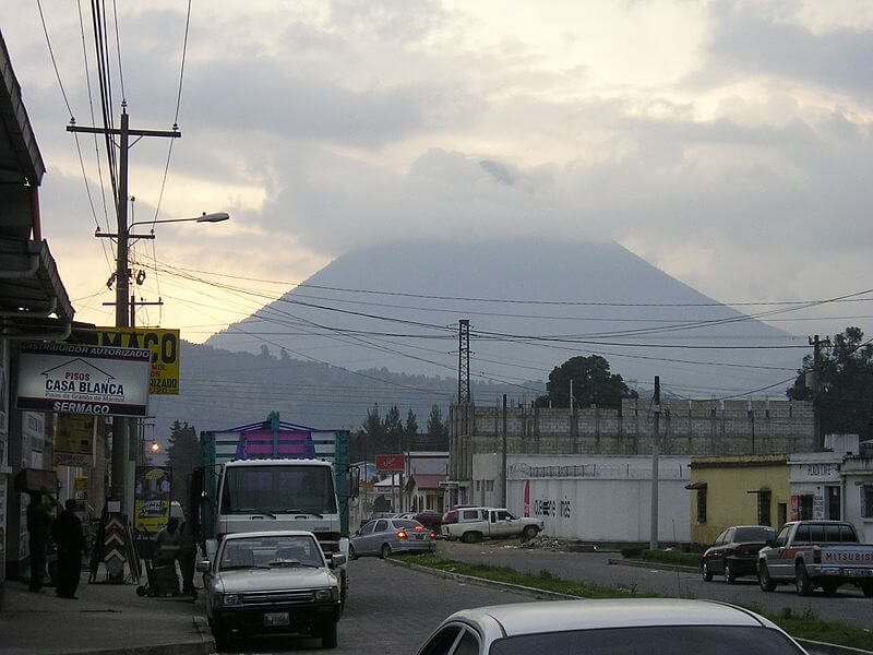 यह है दुनिया के 10 प्रलयकारी ज्वालामुखी, जो कर सकते है पृथ्वी को तबाह | Top 10 Most Dangerous Volcanoes in The World