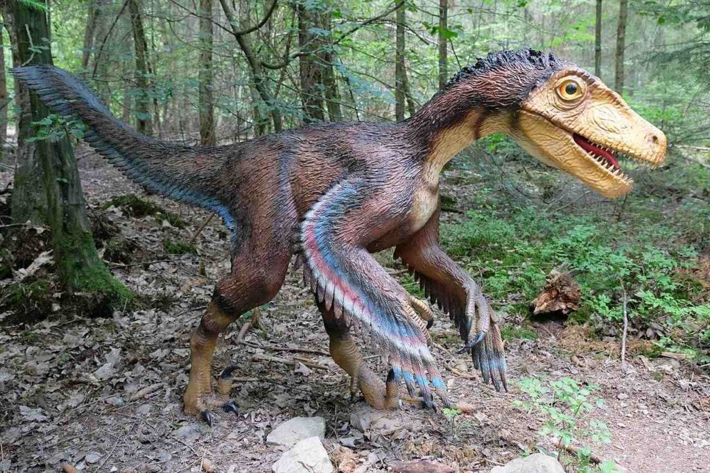 Interesting Facts about Velociraptors in Hindi